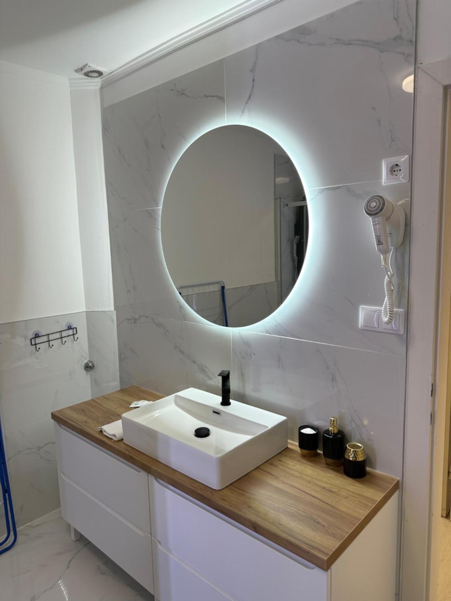 Hotel Forras Komarom Bagian luar foto