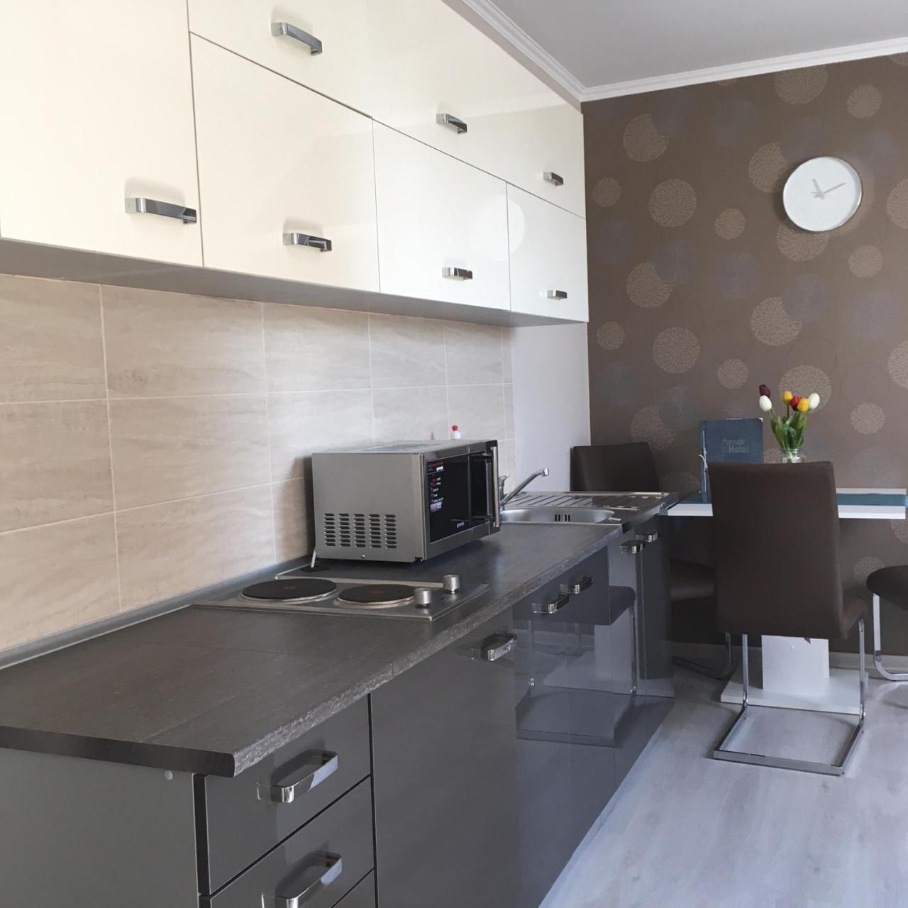 Hotel Forras Komarom Bagian luar foto